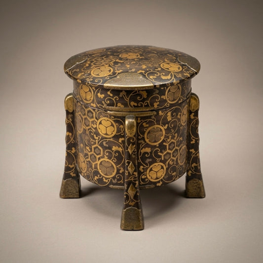 Japanese Urushi Hokkai-Bako with a Tokugawa Family Crest, Edo Period