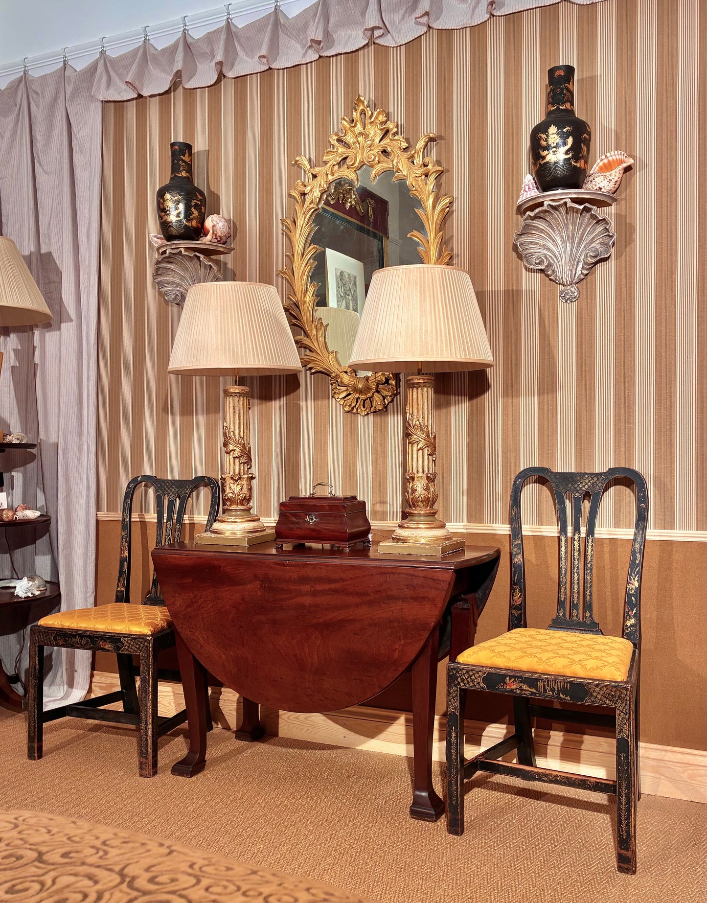 antique 18th century georgian drop-leaf dining table chippendale chinoiserie chairs florentine carved painted column lamps 