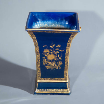 Exceptional 18th Century Qing Dynasty Porcelain Planter