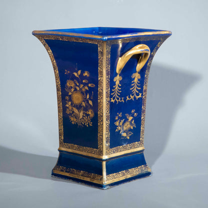 Exceptional 18th Century Qing Dynasty Porcelain Planter